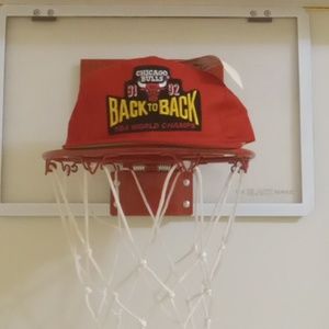 Chicago bulls vintage hat back to back 91-92 red brand new rare